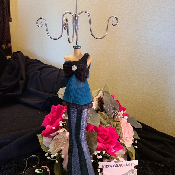 Girl Child Jewelry Chest Display Mannequin Lot - Picture 3 of 14